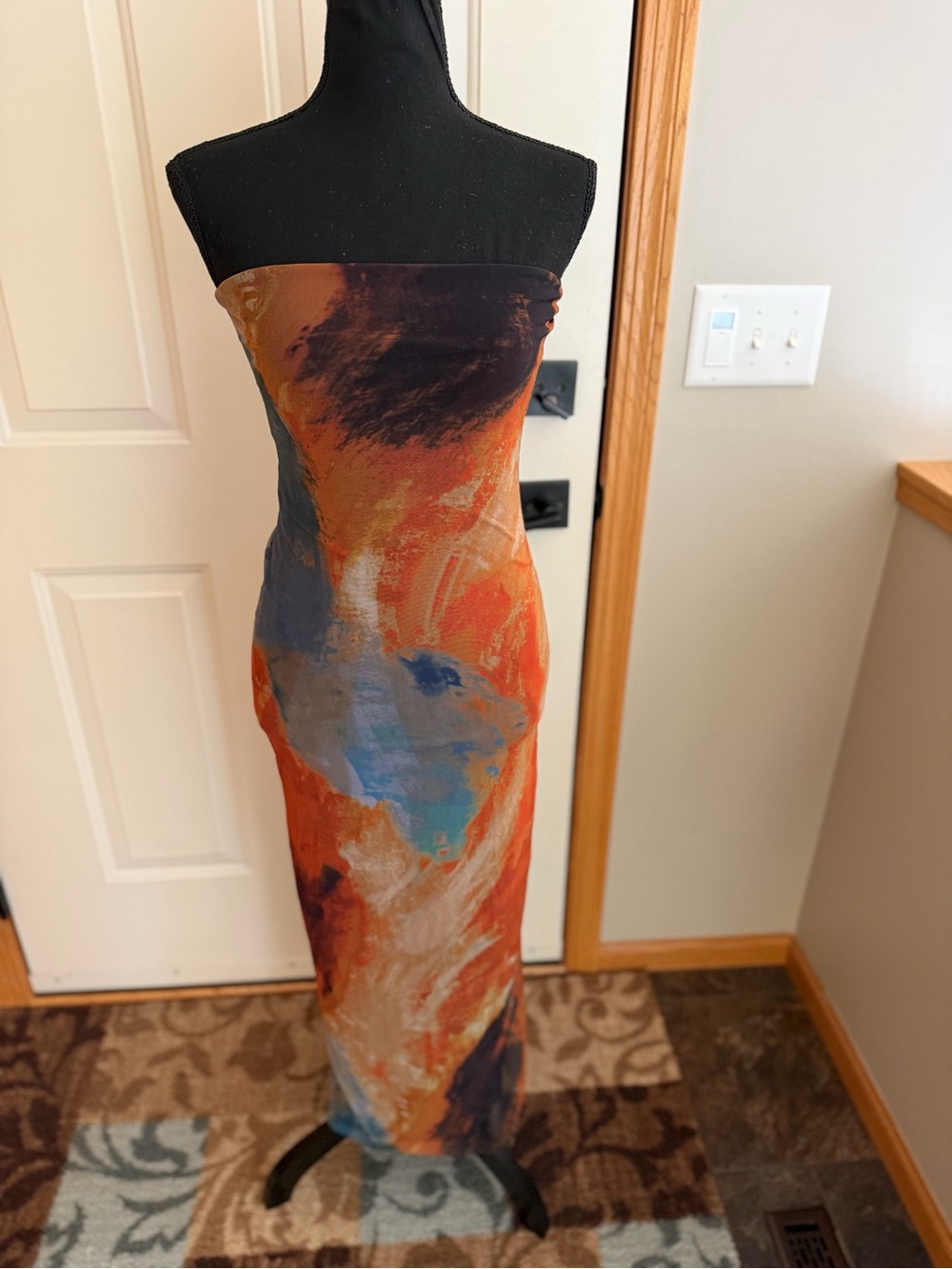 Zara abstract body con strapless fitted tulle midi column dress. Size small